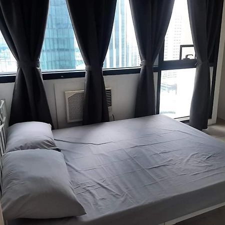 Spacious 2 Bedroom Unit With Pool Manila Exterior foto