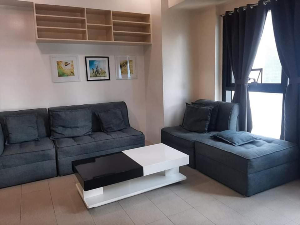 Spacious 2 Bedroom Unit With Pool Manila Exterior foto